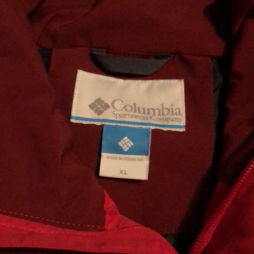 Brand new COLUMBIA OMNI-TECH RAIN JACKET - X-Large in red and burgundy - Picture 5 of 11
